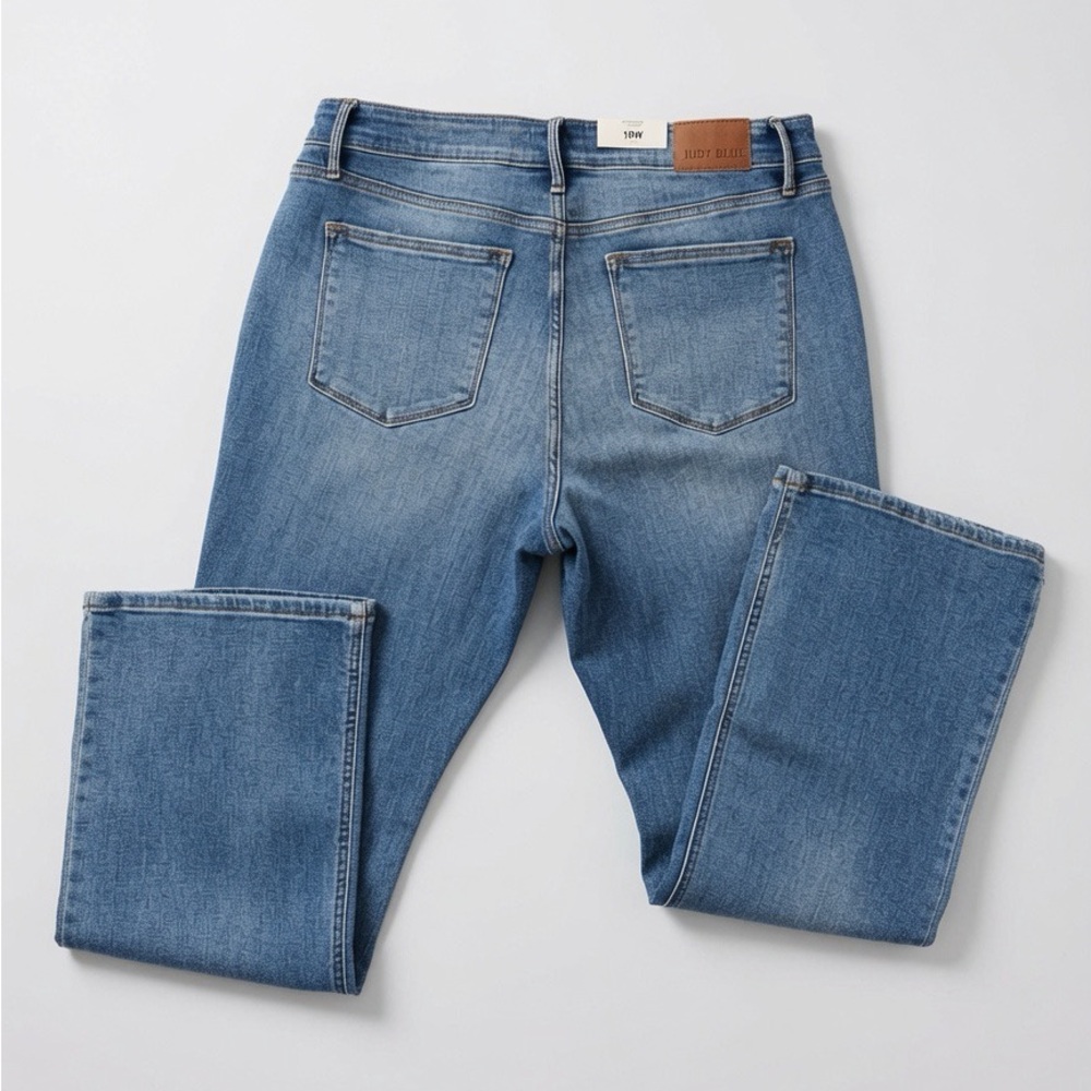 NEW WITH TAGS Judy Blue High Rise Bootcut Jeans with Button Fly - 18W